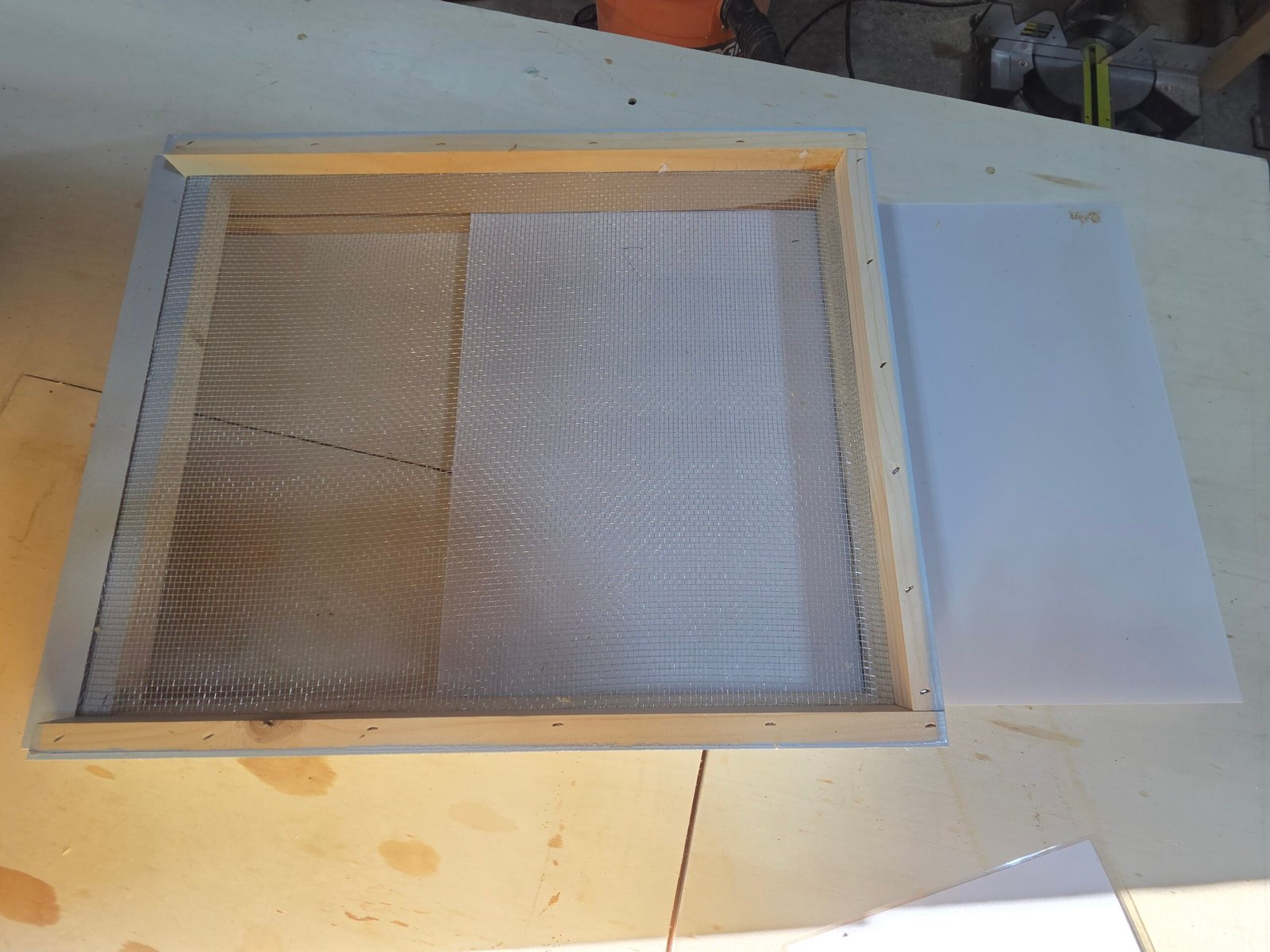 Screened Bottom Board - Image 2