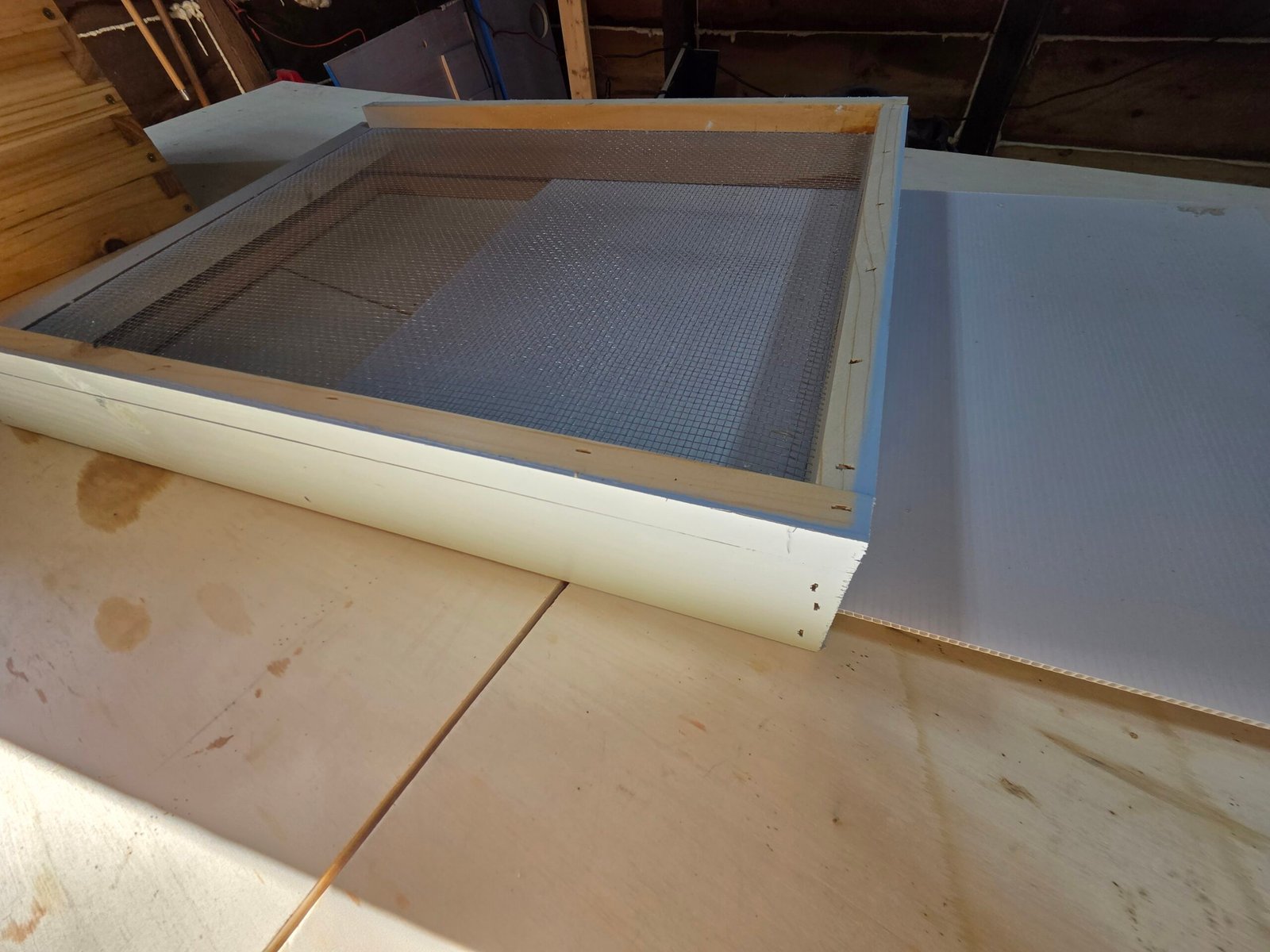 Screened Bottom Board